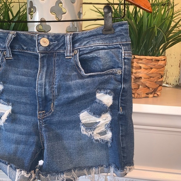 AEO High Rise Shortie Shorts Distressed Frayed Hem Denim Shorts 10 - Picture 3 of 5